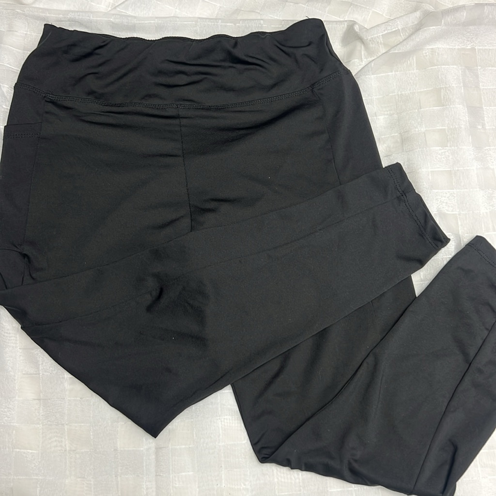 Black Leggings Brand Not Visible Inseam 23 Inches Black Leggings Brand Not Visible Inseam 23 Inches
